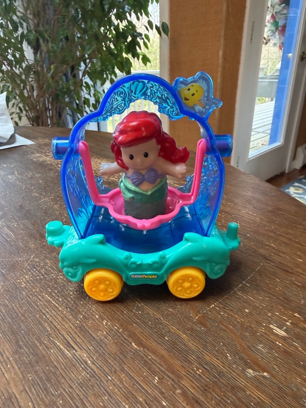 Fisher-Price Little People 2017 Princess Parade Ariel Float w/ 2012 Ariel figure